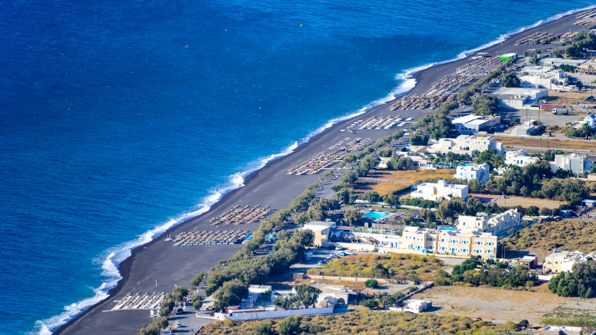 Widok z lotu ptaka na plażę Perivolos